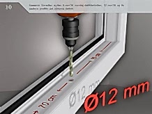 Kasanın önceden açılan 6 mm'lik montaj deliklerinden, 12 mm'lik uç ile sadece profilin üst bölümü delinir.